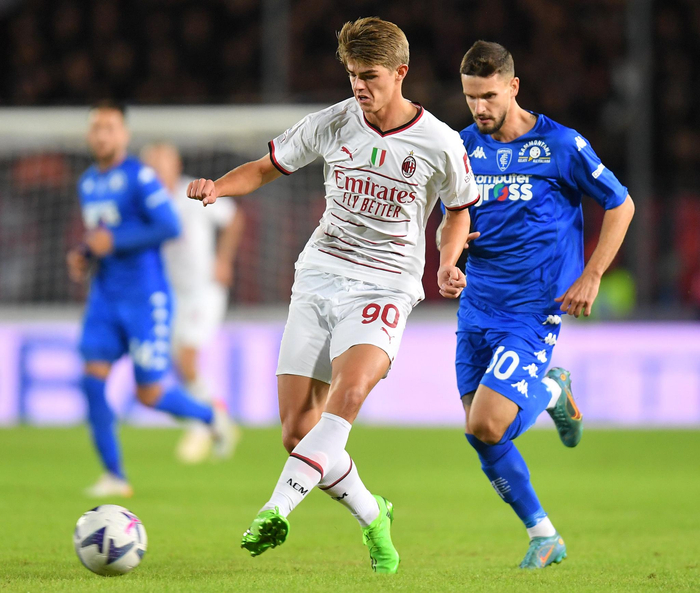 他再次展现 他再次展现