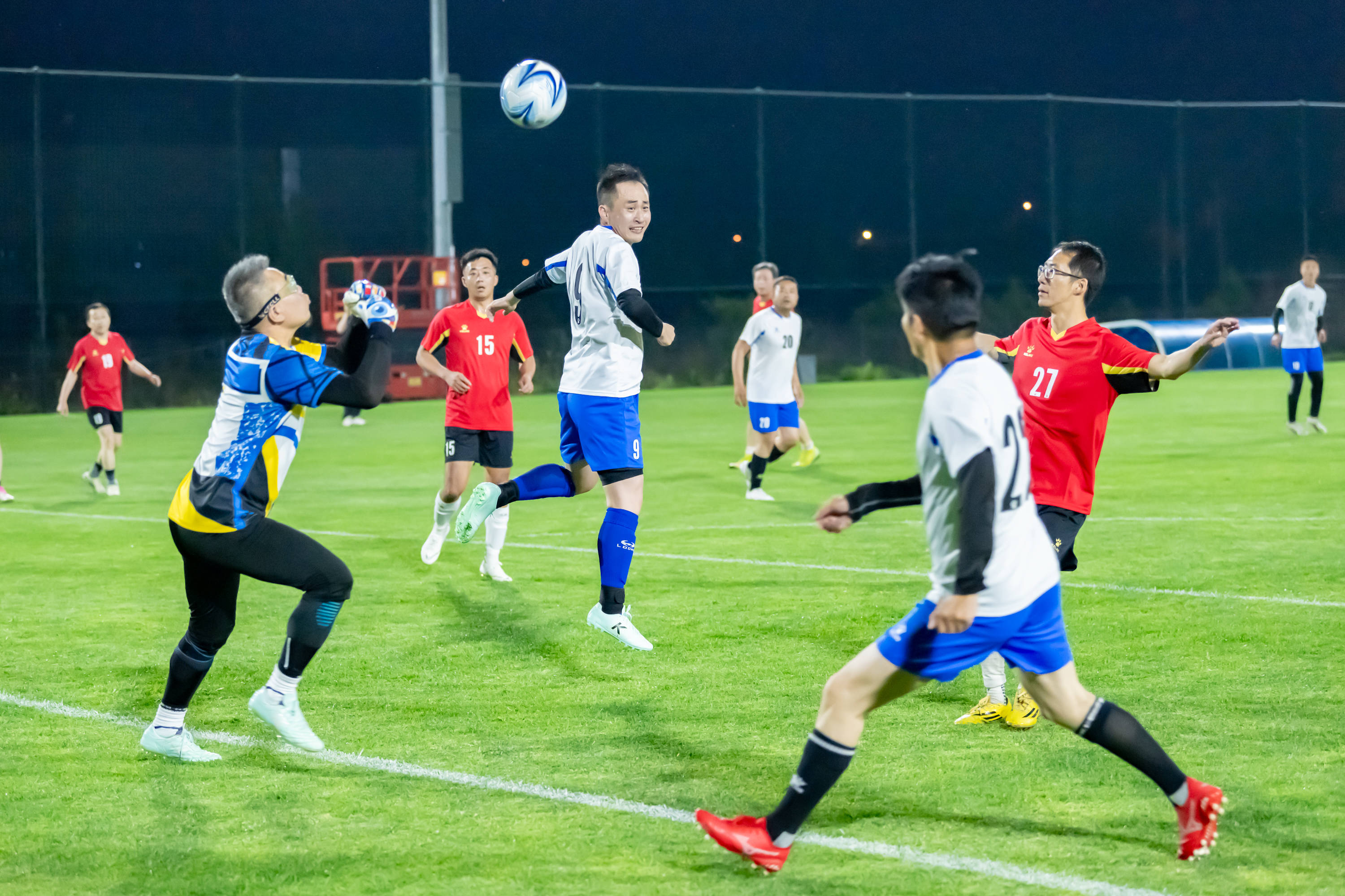 园的硬地 园的硬地